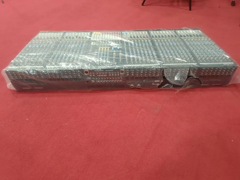 концертный микшерный пульт Allen & Heath GL2800-32 без блока питания! — фото 5 концертный микшерный пульт Allen & Heath GL2800-32 без блока питания! — фото 5