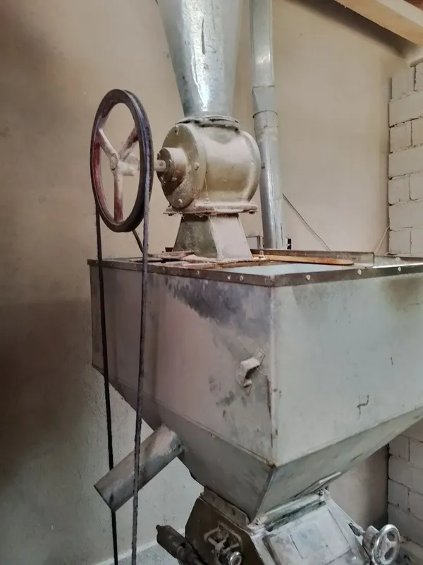 Xitoy 30 lik tegirmon,Holati yaxshi ishlaydi 1