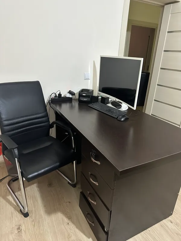 Rahbar uchun 8 qismdan iborat ofis mebeli 4