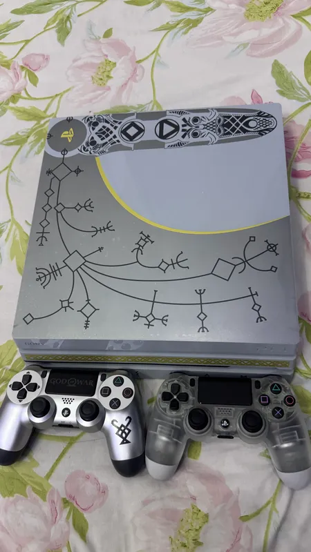 PlayStation 4 Pro 1TB 1