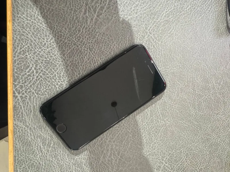 iPhone SE 2020, 64 ГБ 1 iPhone SE 2020, 64 ГБ 1