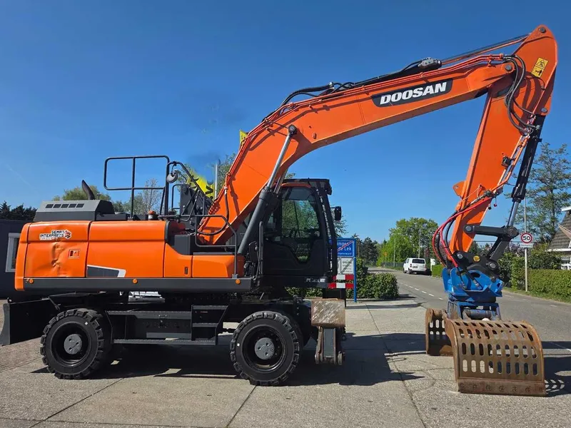 Колесный экскаватор Doosan DX210W-5 — фото 3