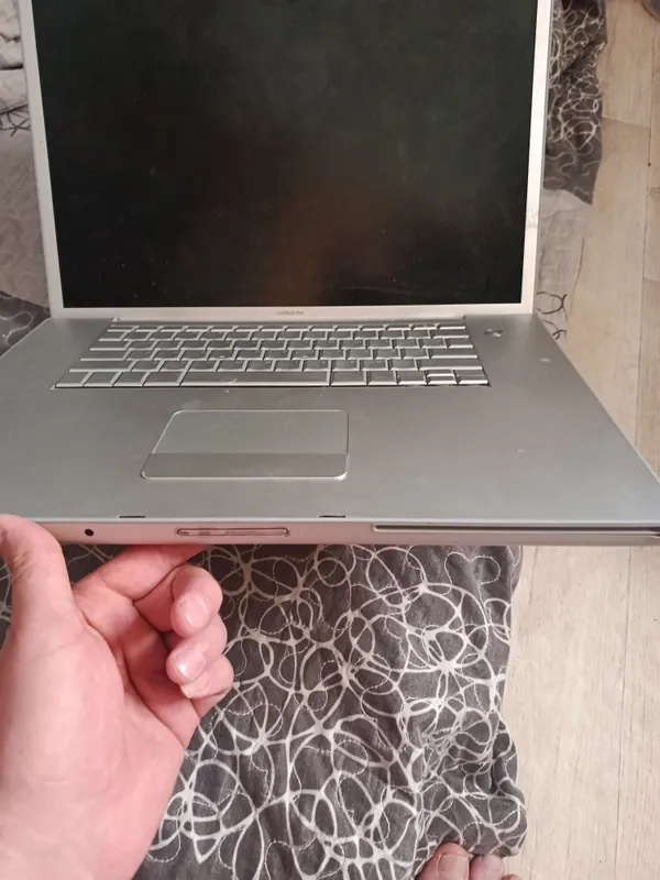 Продам ноутбук старый Apple — фото 2