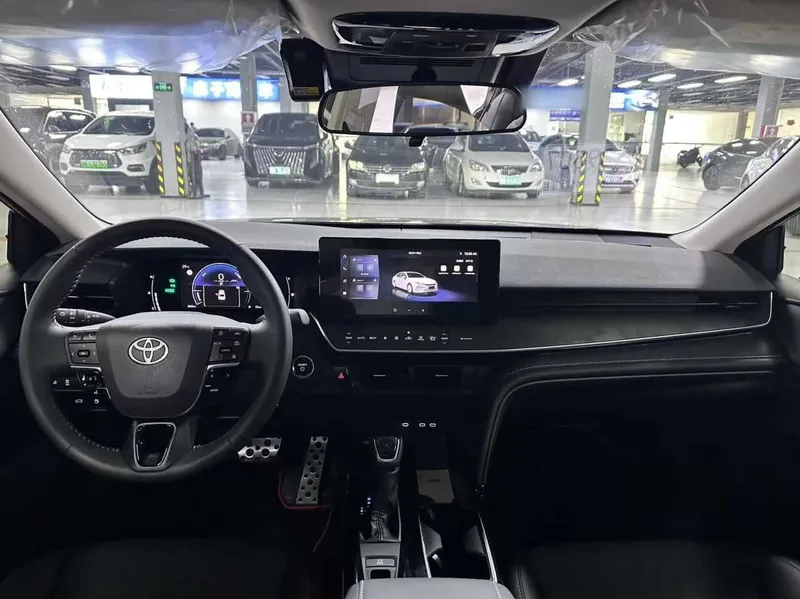Toyota Camry Model Dual-Engine 2.0HSE Sport Lite Edition — фото 5
