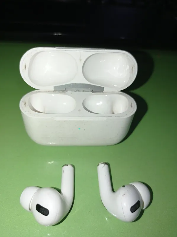 Apple Airpods Pro наушник и зарядка 6 Apple Airpods Pro наушник и зарядка 6