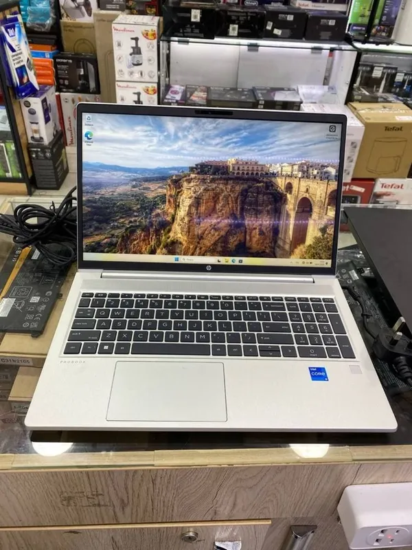 Ноутбоок арзон нархларда жудаям коп 379$ 3