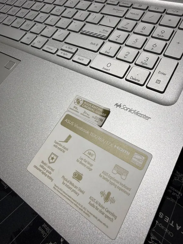 Asus Vivobook 17 | Core i9 4