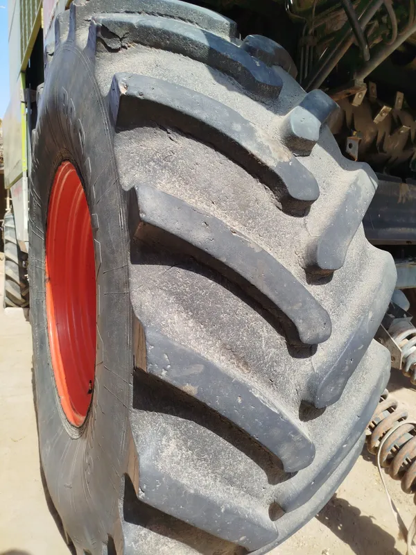 Claas mega 204 old shinasi sotiladi ! 5 Claas mega 204 old shinasi sotiladi ! 5
