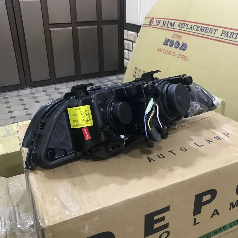 BMW E39 передная фара ангел глаз Депо 3