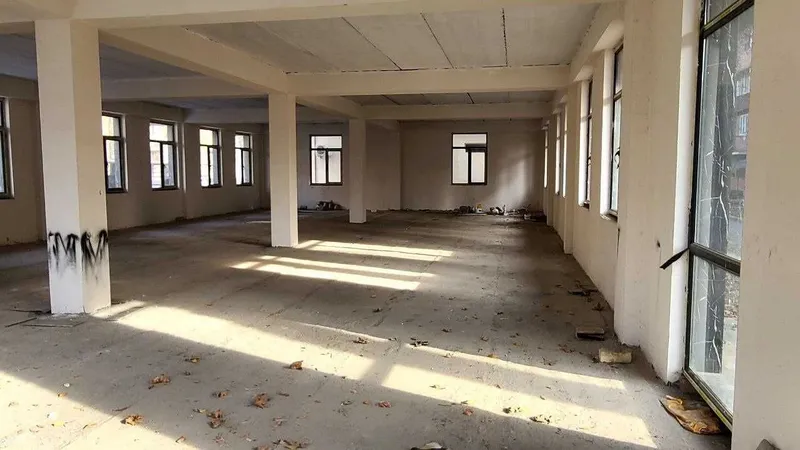 Сдаётся под Клинику отдельно стоящее здание. Первая линия. — фото 2