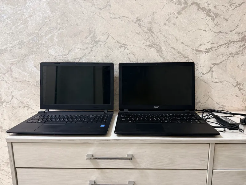 Lenova , Acer notebook 1