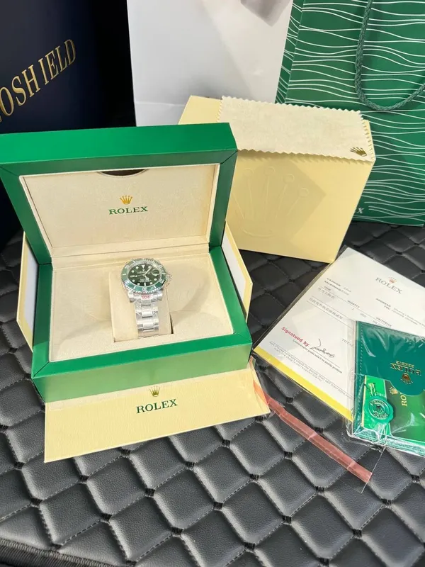 Rolex Submariner Date "Hulk" (referens 116610LV) 1 Rolex Submariner Date "Hulk" (referens 116610LV) 1