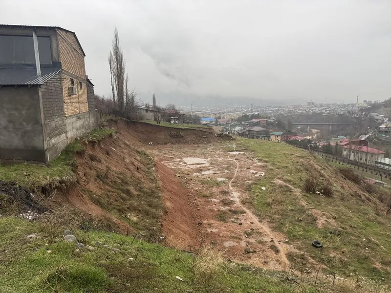 Земля 8соток с кадастром, дешево. Выгодно. Угам — фото 1