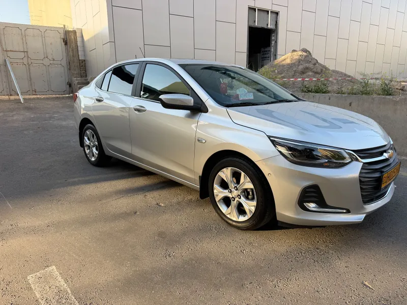 Chevrolet Onix Premier 2023 года.