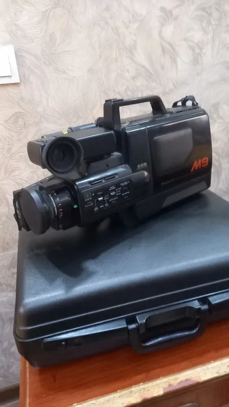 Продам срочно! Видеокамеру фирмы Panasonic M9 производство япония! 1