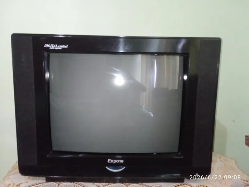 Televizor ishlashi idyal narhi 3000 ming qastapkasibor