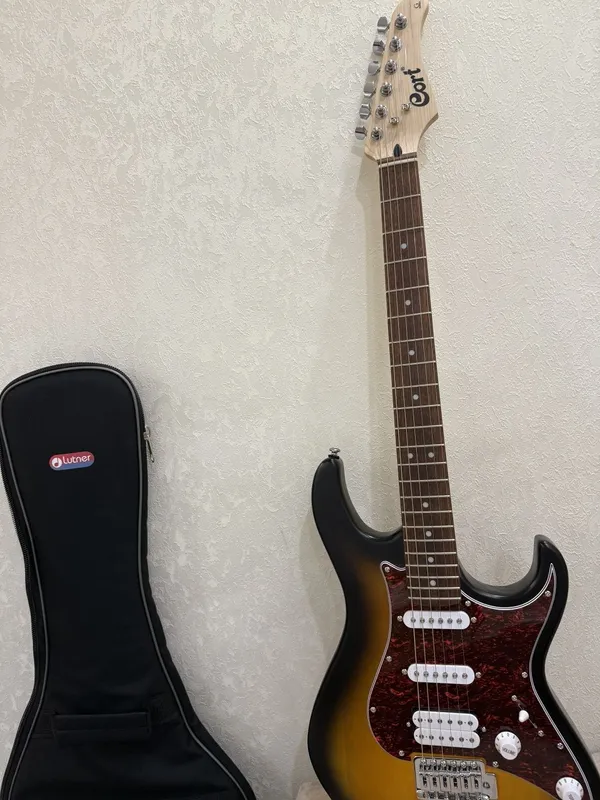 Cort elektro gitara sotiladi + To'liq komplekt (G'ilof, kamar, mediato