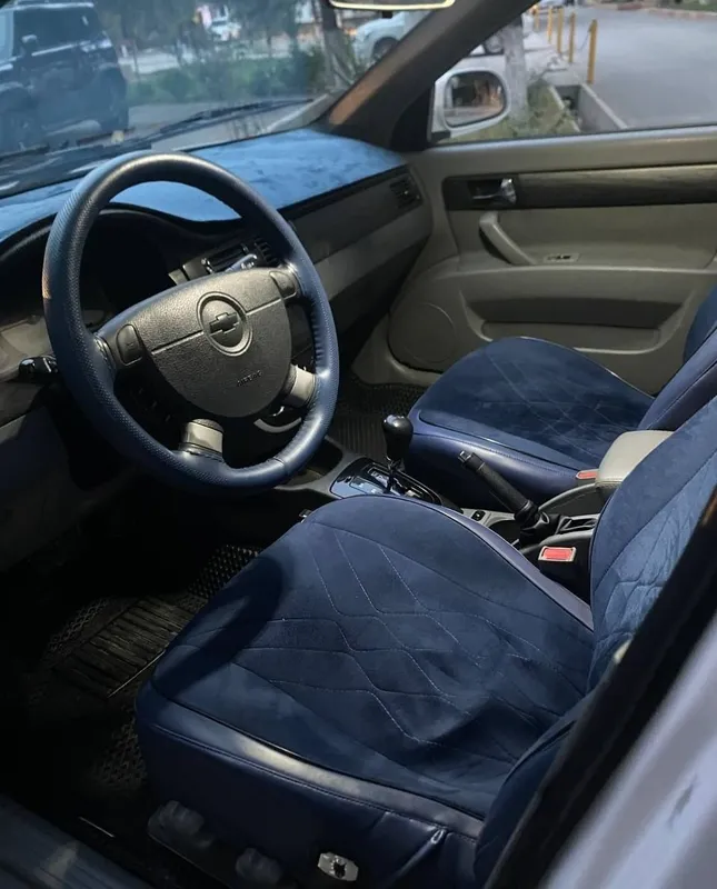 Lasetti 1.8, автомат, 2009 год 3