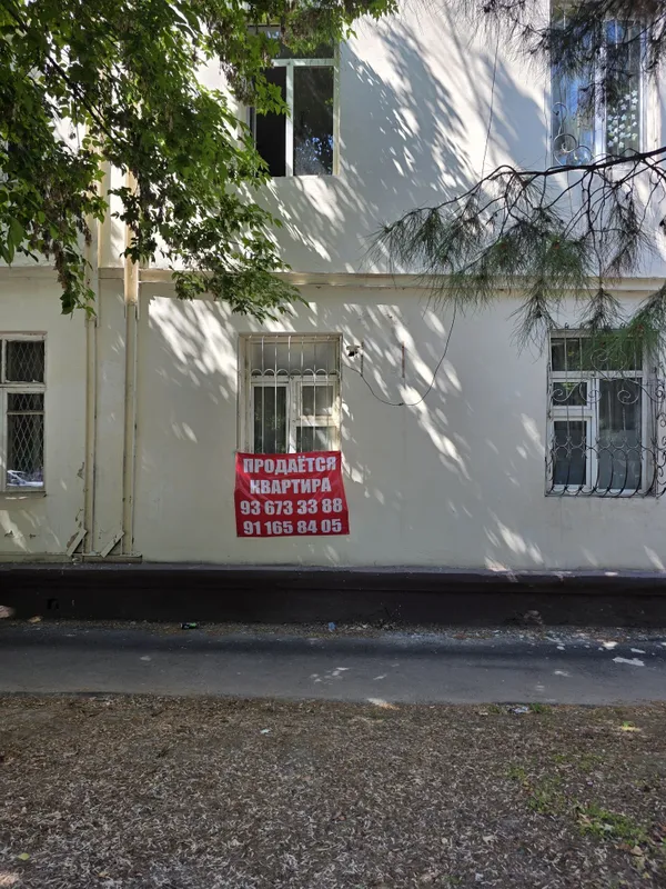 Продам 1 линия вдоль дороги 2/1/3 квартира по ул.Ифтихор, Телевышка