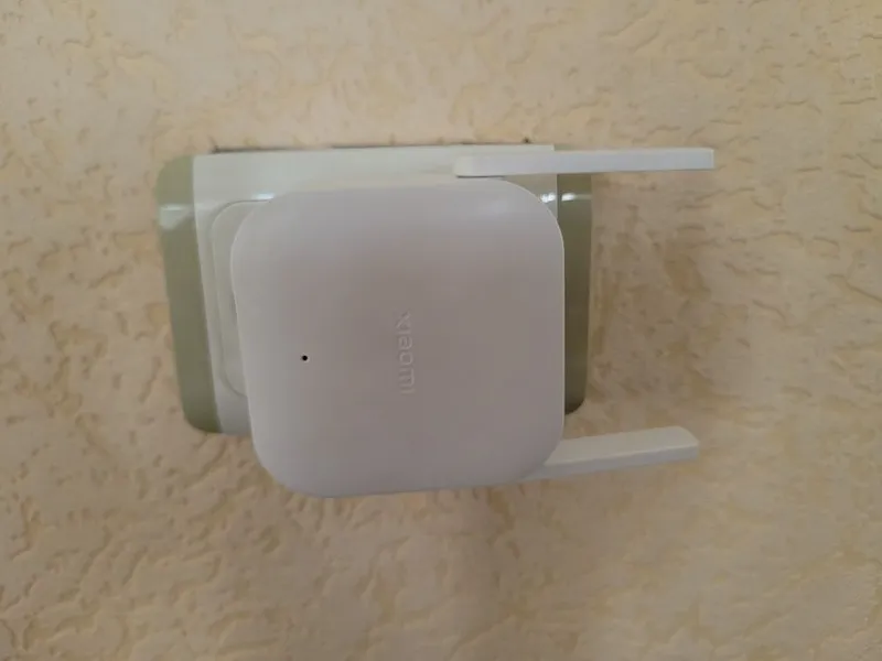 Усилитель Wi-Fi Xiaomi Mi Range Extender N300 4 Усилитель Wi-Fi Xiaomi Mi Range Extender N300 4