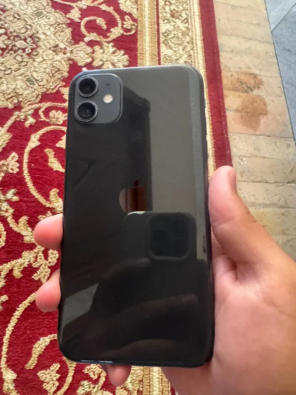 iPhone 11 black 2