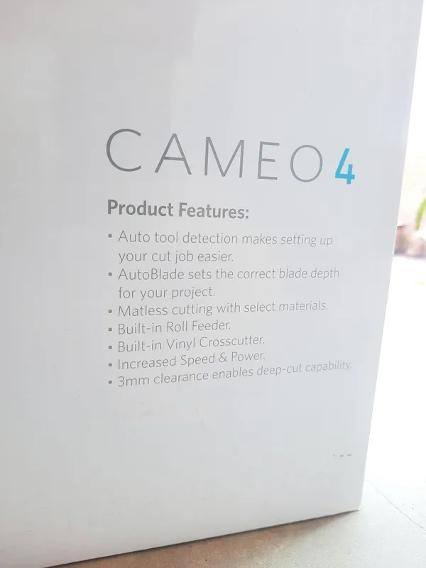 Режущий плоттер Silhouette Cameo 4 White Новый 4 Режущий плоттер Silhouette Cameo 4 White Новый 4