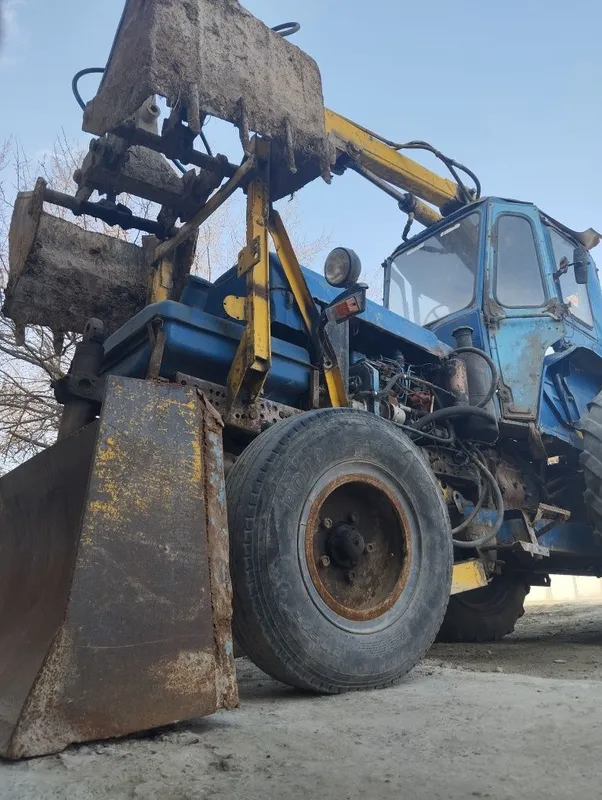 ЮМЗ ттз100 Ekskovator sotiladi hamma joyiga jovob