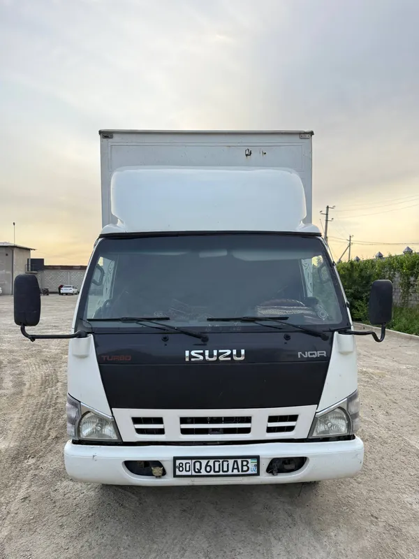 Продаётся Isuzu 5-тонник 2