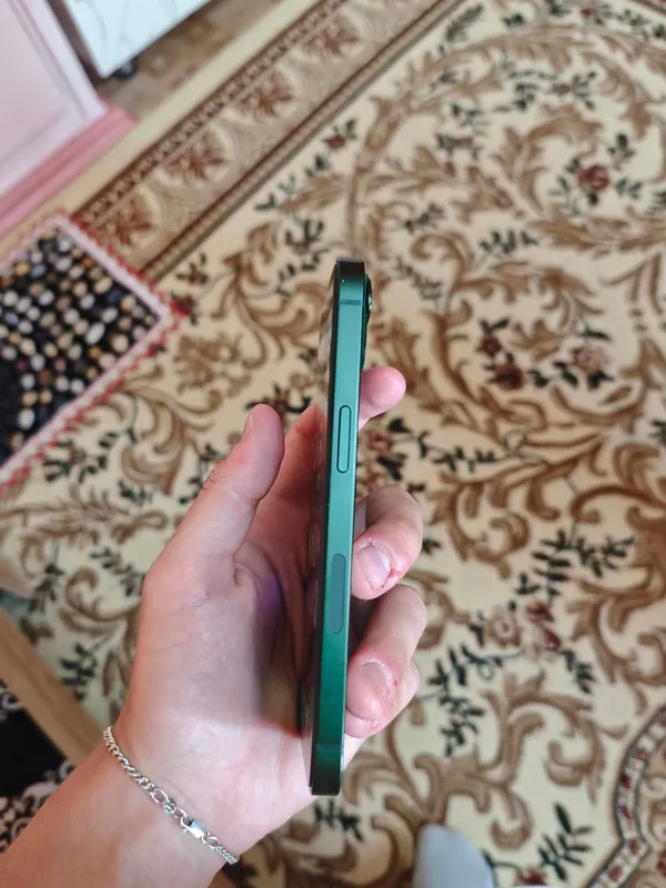 iPhone 13 ideal . 2