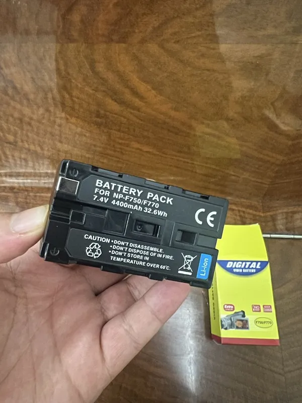Batareyka NP-F750 yangi 3
