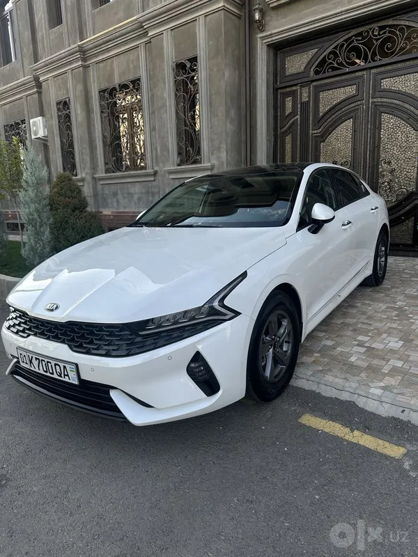 Kia K5 oq rangli 2021 1 Kia K5 oq rangli 2021 1