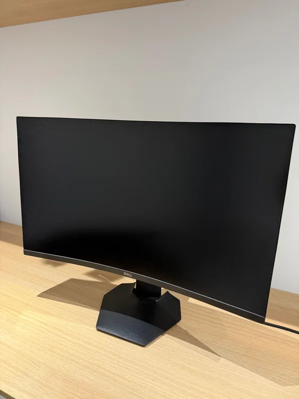 Dell S2722DGM монитор 1 Dell S2722DGM монитор 1