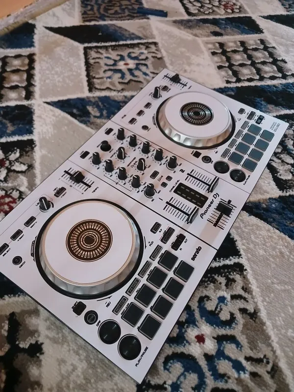 Pioneer DDJ SB3 Controller 2 Pioneer DDJ SB3 Controller 2