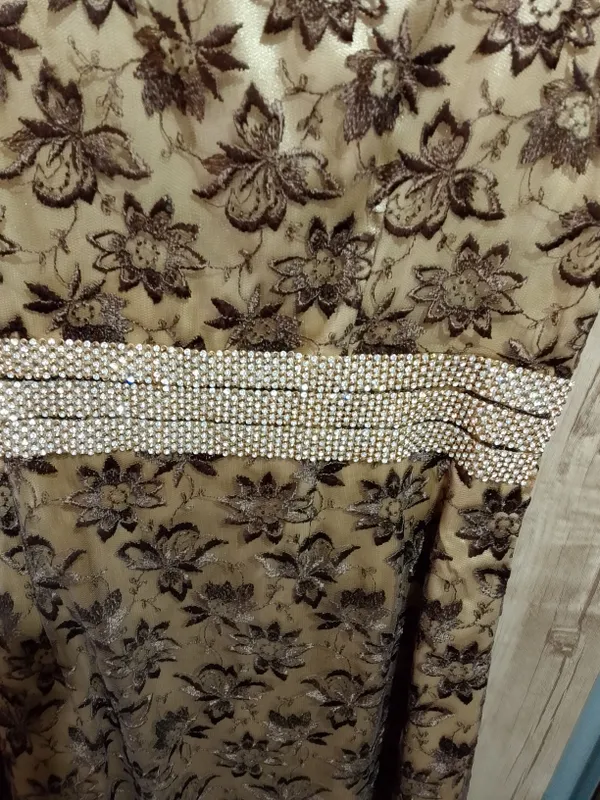 Платье с камнями Swarovski продаётся, состояние отличное, размер 42. 2 Платье с камнями Swarovski продаётся, состояние отличное, размер 42. 2