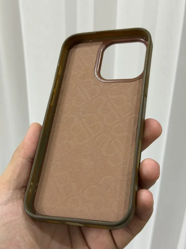 iPhone 16 pro max uchun chexollar 3 ta komplekt 3 iPhone 16 pro max uchun chexollar 3 ta komplekt 3