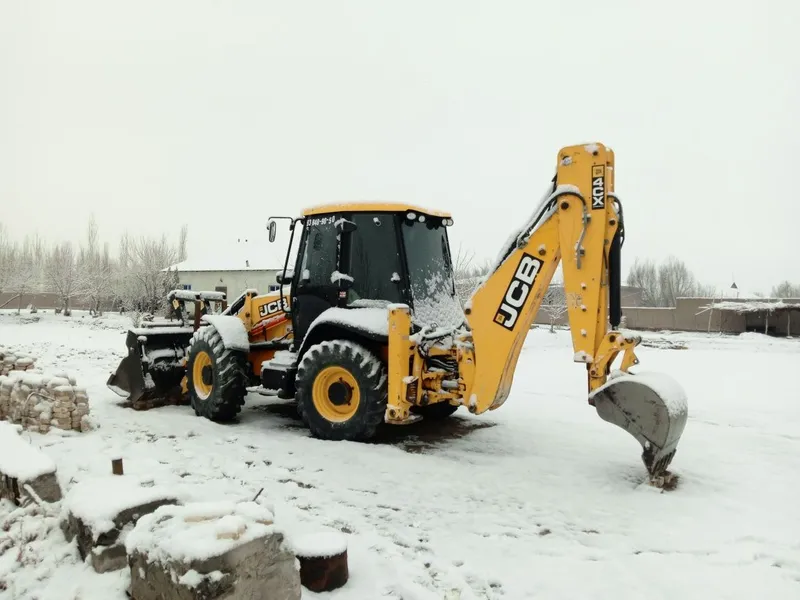 JCB екискаватир пагрузчик 3