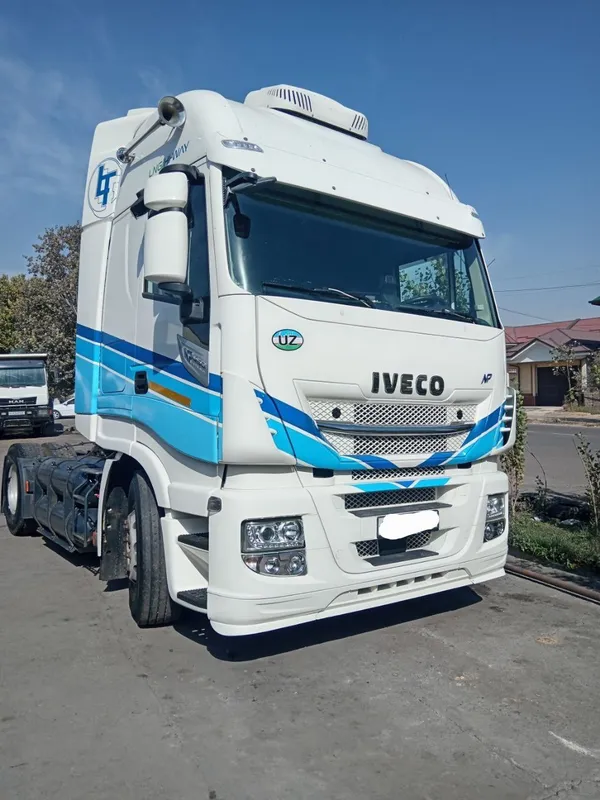 Iveco 460 sotiladi.