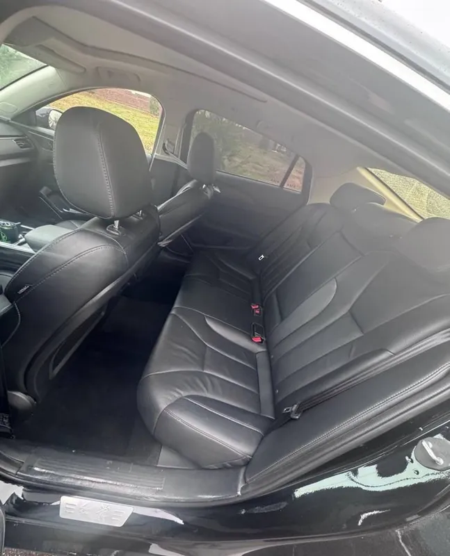 Hongqi H5 sotiladi 7 Hongqi H5 sotiladi 7