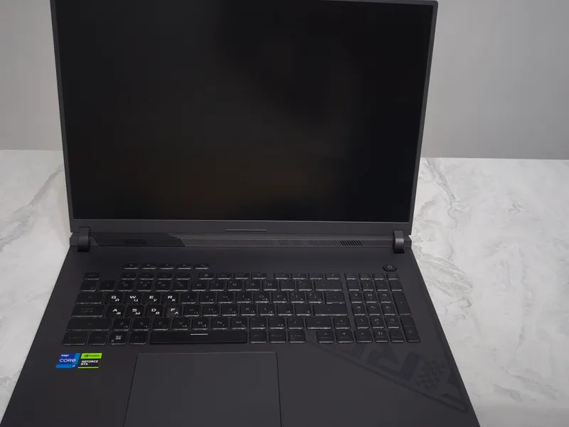 Asus ROG Strix G18 — фото 1
