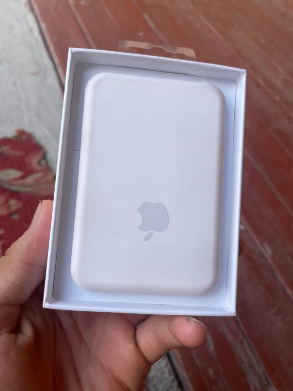 MagSafe narxi 250 ming som