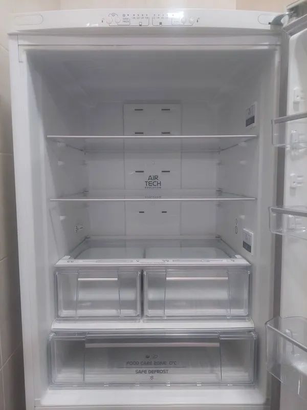 Холодильник Hotpoint Ariston 4