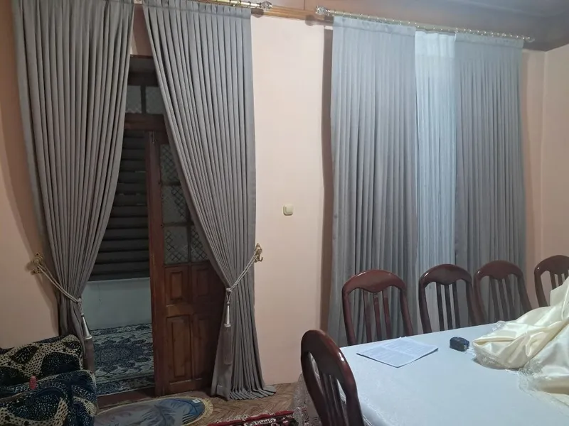 Shu parda sotiladi yengi. Parteri .hohlaganla tyulini ham sotiladi .