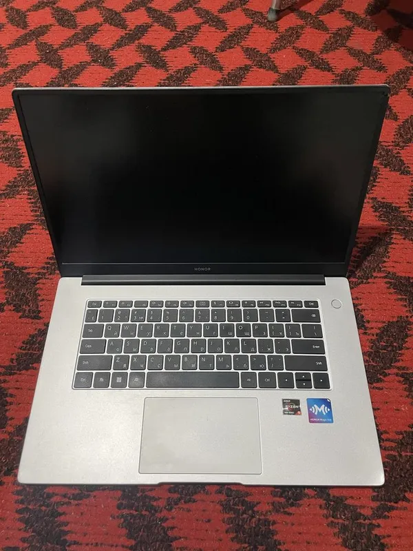 Honor magicbook 15 r5 8/512 2
