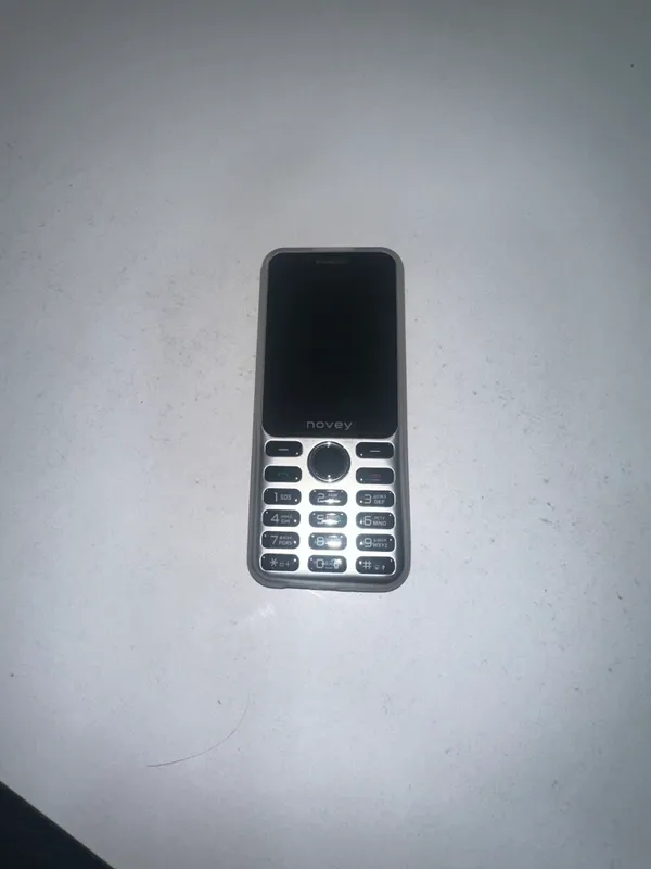 Novey telefoni sotiladi 1 Novey telefoni sotiladi 1