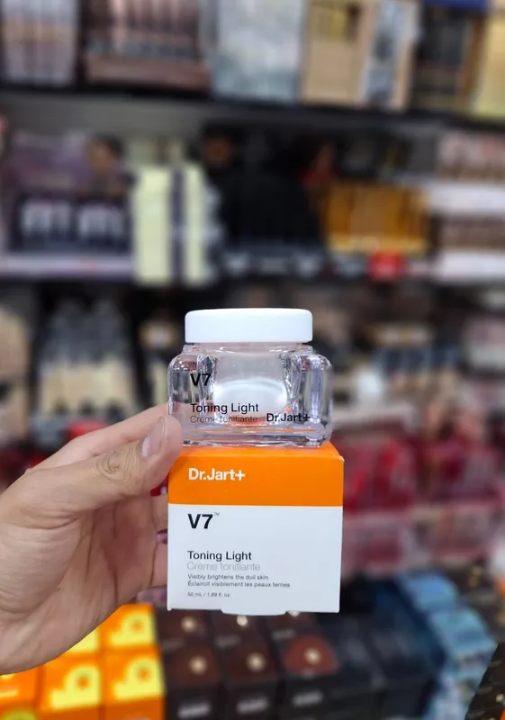 Осветляющий крем Dr.Jart+ V7 Toning Light