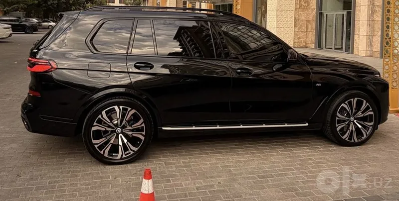 BMW X7 xDrive 40i 2023 5 BMW X7 xDrive 40i 2023 5