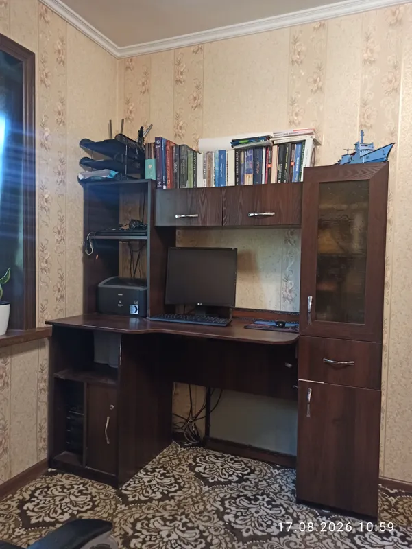 komyuter stol sotiladi 1 komyuter stol sotiladi 1