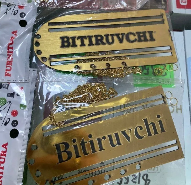 Bitiruvchilar pagoni lentasi qoʻngʻiroqcha
