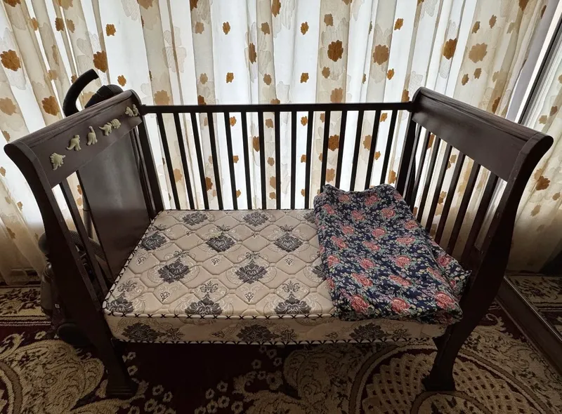 Bola karavoti matras bilan / ishlatilgan 2
