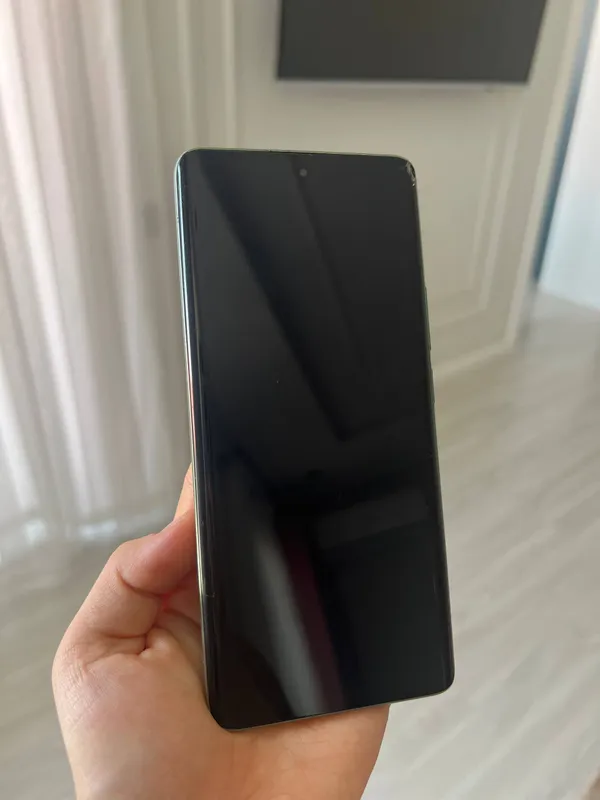 Продам Realme 11 Pro+ 5G (Oasis Green) — фото 2